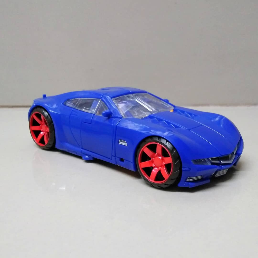 SilverHakai's tweet photo. duplicitous double agent
#Transformers #Autobot #Punch #Decepticon #Counterpunch #TFGenerations #PrimeWarsTrilogy #PowerOfThePrimes #Hasbro #ToyPhotography #Mine #Toys #BlueCar https://t.co/8o1AfVEVL6