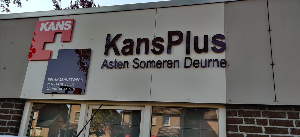 Dirk_van_Dam's tweet photo. Zometeen nemen we deel aan een tourtocht voor mensen met een beperking. MTC De Happy Drivers houdt op zondag 23 juni de jaarlijkse toerrit met gehandicapten van KansPlus Asten-Someren-Deurne. #kansplus #asten #someren #deurne https://t.co/klacAxSJ6I