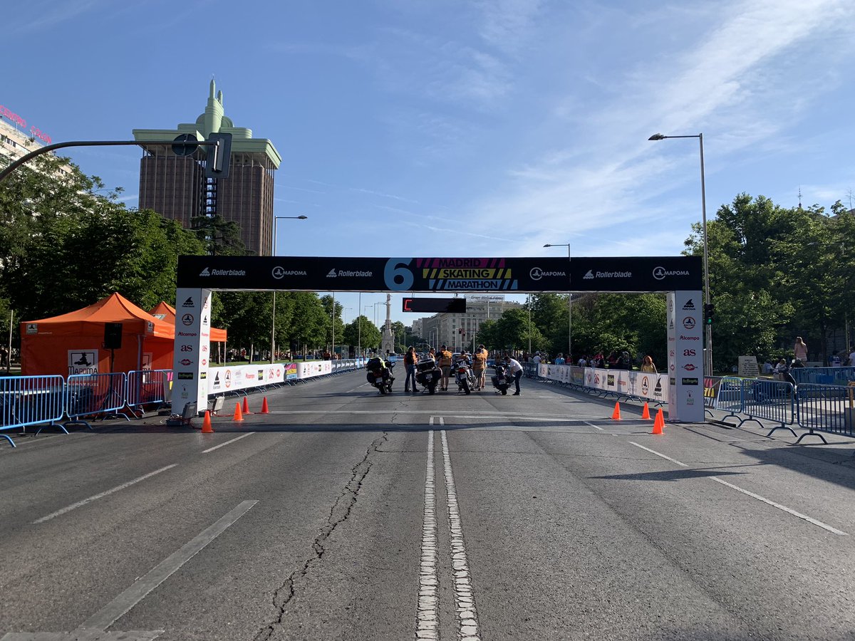Solo media hora para la sexta edición del #MaratonPatinajeMadrid y el cielo está así de espectacular 😌

¡La mayor fiesta del patinaje del país!