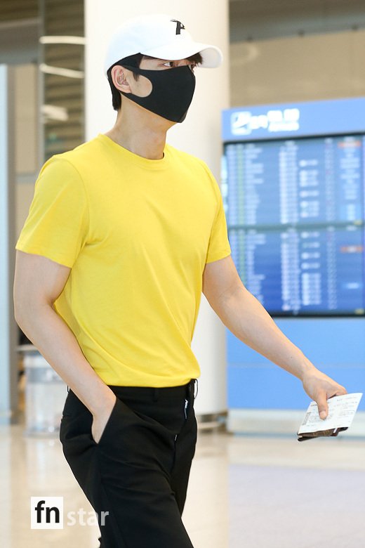 The Seoul Story on X: ✈️ Park Bo Gum at Seoul Gimpo Business Aviator  Center today, off to Paris to attend the fashion show of CELINE 2023 S/S  Menswear Collection 💛  /