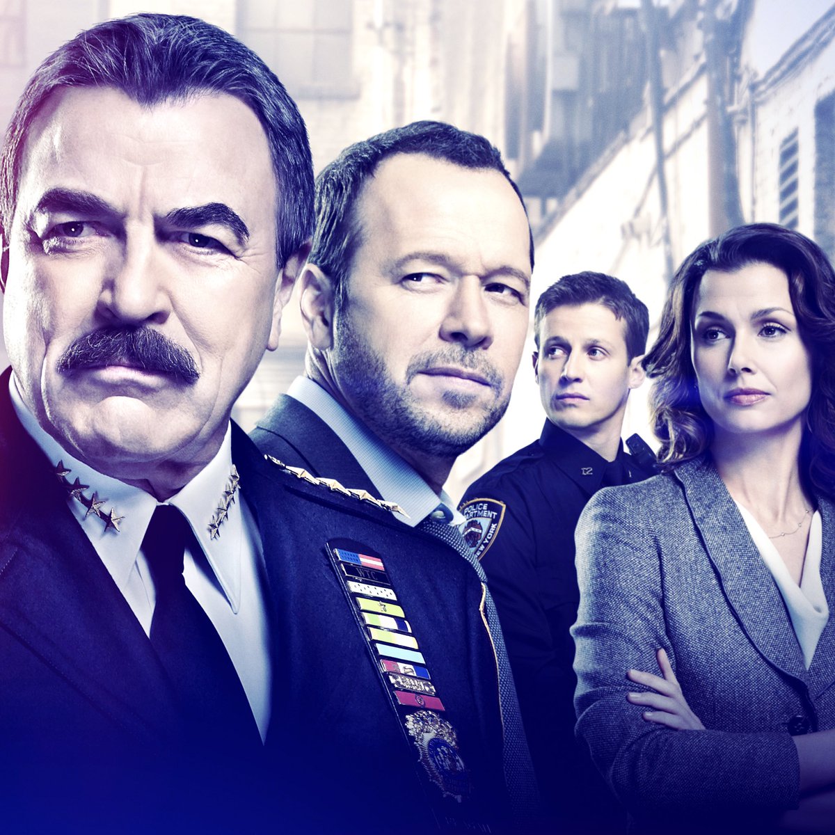 It’s all about the red and blue this week. #BlueBloods continues Monday and then (finally - sorry) #HTGAWM returns Wednesday. 🚓