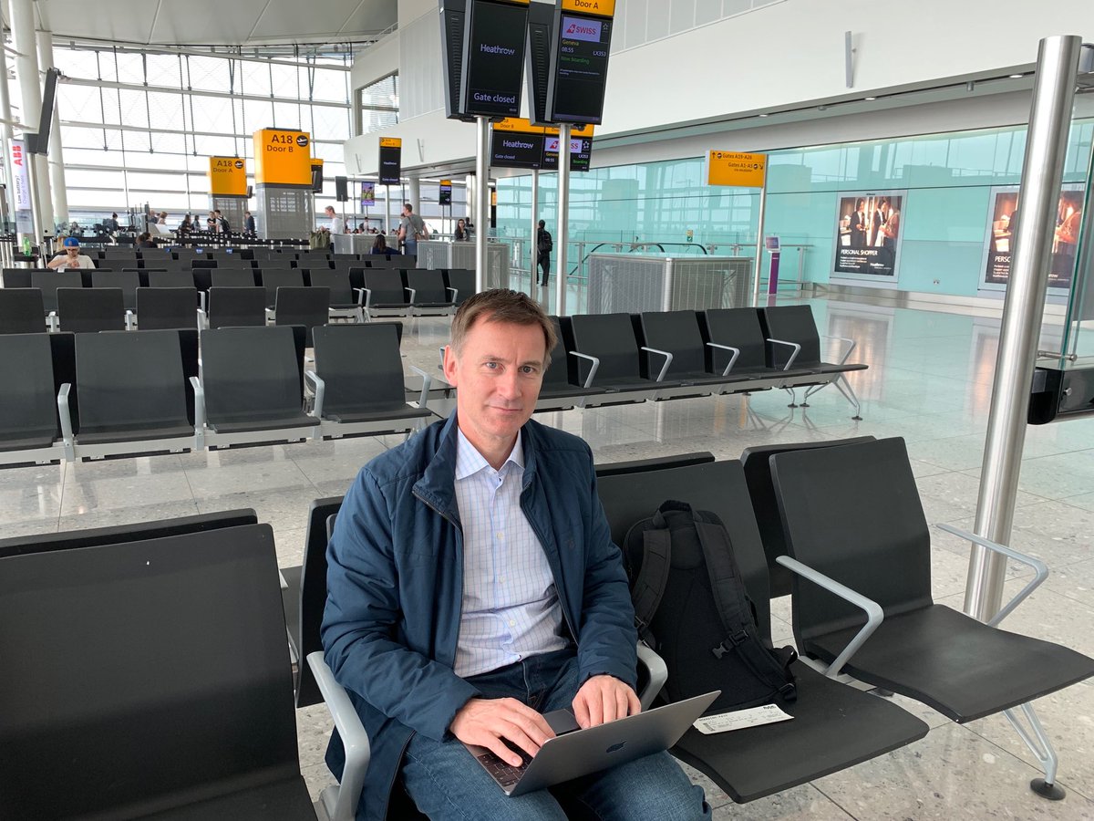 Jeremy_Hunt's tweet image. Just heading to Scotland for day 3 of campaign. Scotland wants a third runway for Heathrow and so do I! #Scotland #HastobeHunt