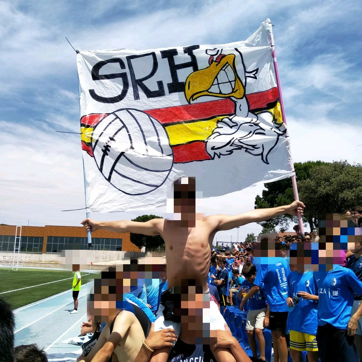 Brigada Rozeña tweet media