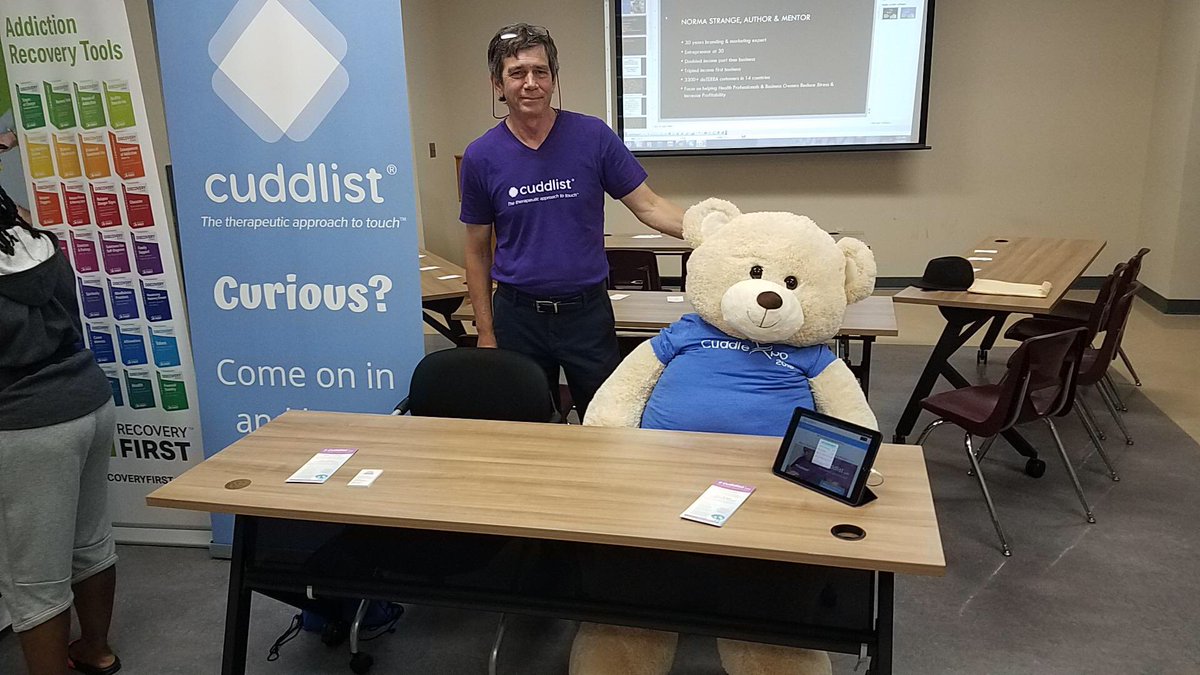 somdcuddles's tweet photo. I had the honor to manage a table and role play a client for a wonderful presentation by Indigo Dawn at the Psychiatric Institute of Washington DC.

Sharing the Cuddlist experience with mental health professionals!

#Cuddlist #safespace #platonic #touch #boundaries https://t.co/rilOwwUmuA