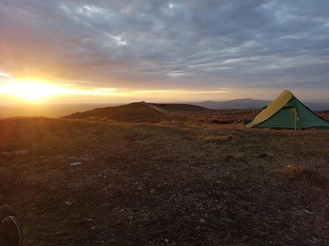 HikersBlog's tweet image. Any guesses where the guys spent Friday night? bit.ly/2xbA7V2