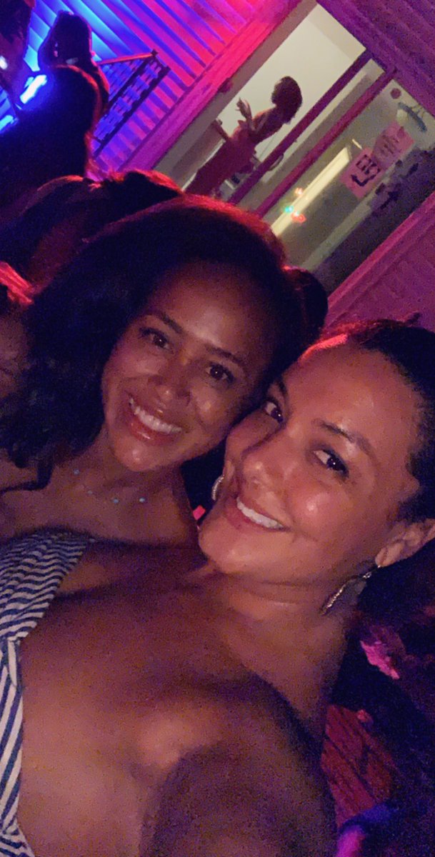 Storm21000's tweet photo. Enjoying time w/ friends celebrating my 1/2 birthday... #weekendvibes https://t.co/zPe7FYFVM9