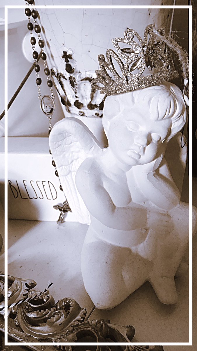 CrownedOb's tweet photo. It’s Sunday—Enjoy your day of rest!  And if you’re out and about, stop in and see us!
We are open today 10-4

CROWNED OBSESSION 👑
                        
Antiques &amp; More
606 S. Staley Rd
Champaign, IL
217-351-3488
Tues-Sat 10-6
Sun. 10-4

https://t.co/fpY4BFfmwx https://t.co/jzEyhZD3UE