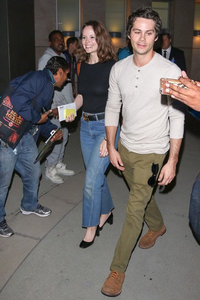 Alex_Kaczk's tweet photo. #DylanOBrien et #SarahRamos vus à la première du film #ChildsPlay au ArcLight Cinemas Hollywood, à Hollywood,  Los Angeles, en Californie, le 19 juin 2019 :) https://t.co/iwJwayhuOS