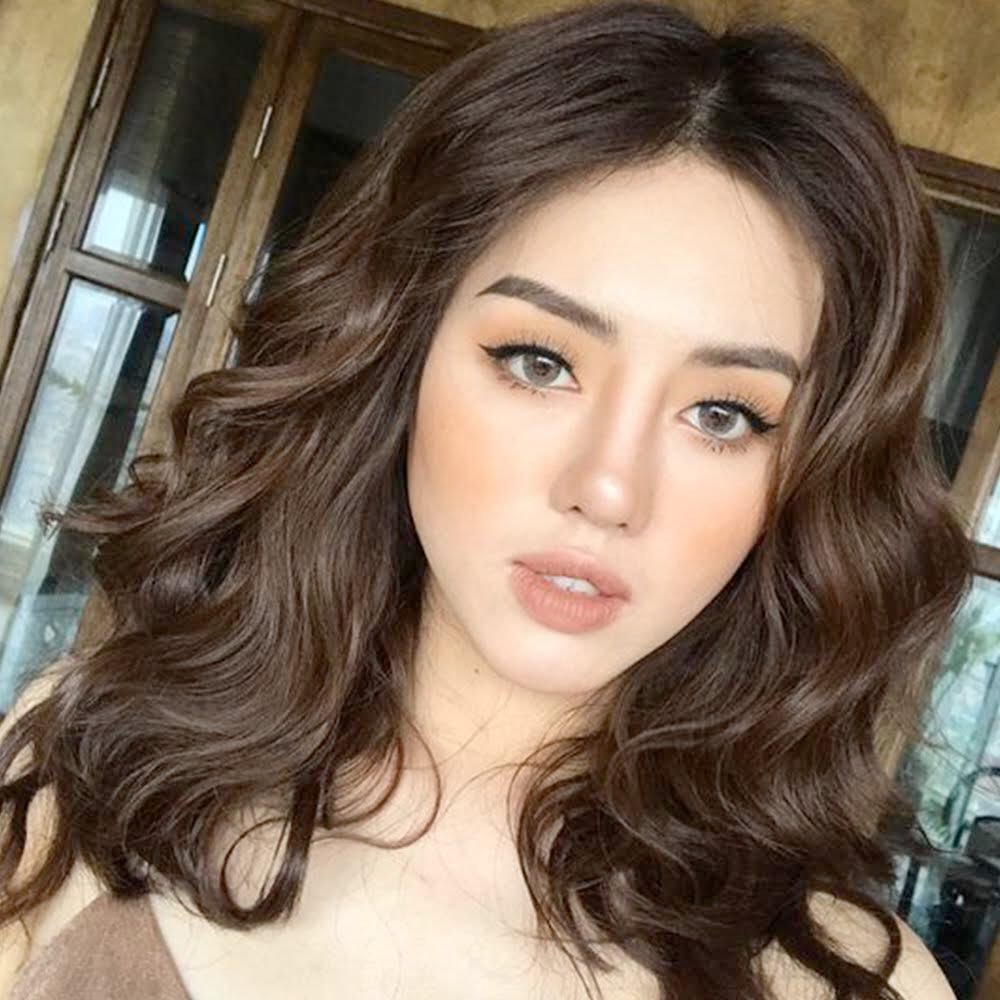 HairFlairCom's tweet image. If you have it, flaunt it! Nothing beats the look of #healthy #curls. Go #heatless and try Curlformers for scrumptious and damage-free curls. Want to #perfect your curly hair #selfie? Check out our latest @pinterest board for more #inspration. #SundayFunday