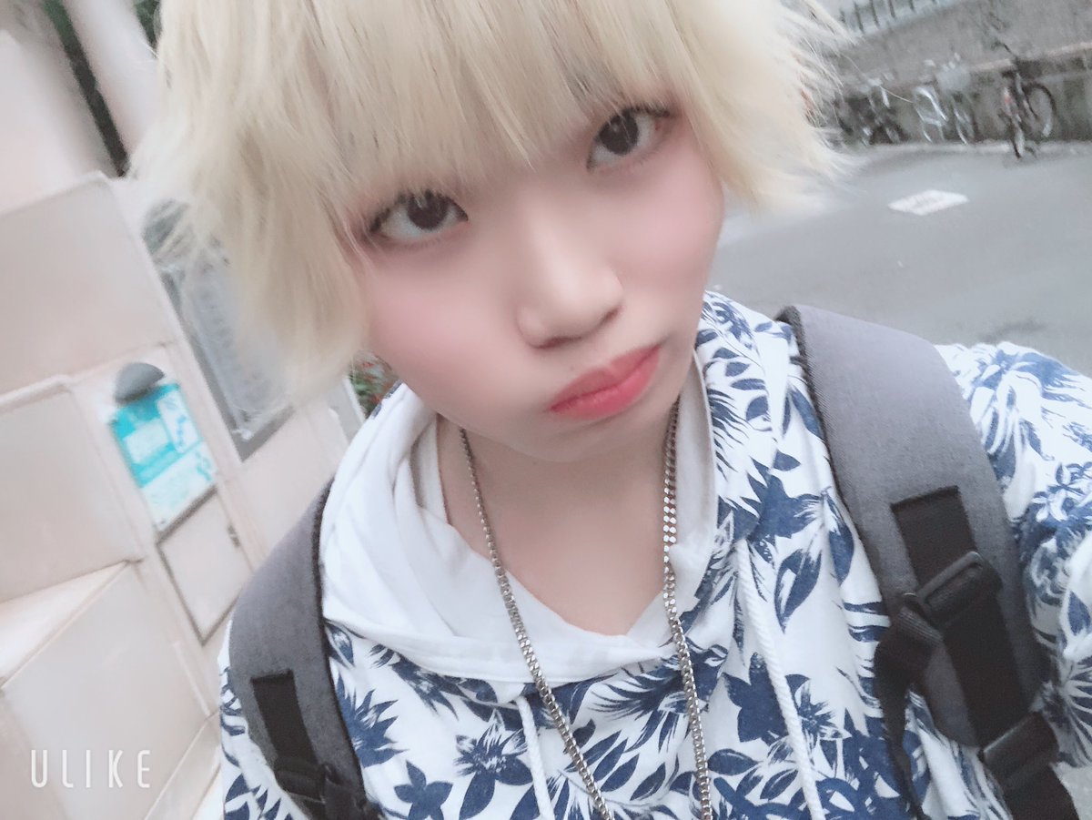 KA_RUMA03's tweet photo. いつもと違う髪型やから違和感でしかない笑
外ハネ似合わんかもな..... https://t.co/o34nHD6XHi