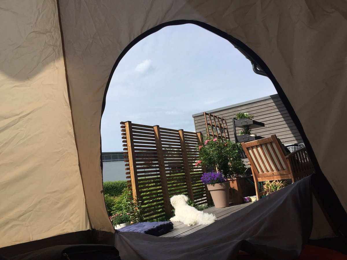 LostViivi's tweet photo. This is how we have been living the beginning of summer because my home is being renovated✌🏻 https://t.co/1YKF7kFBqP
