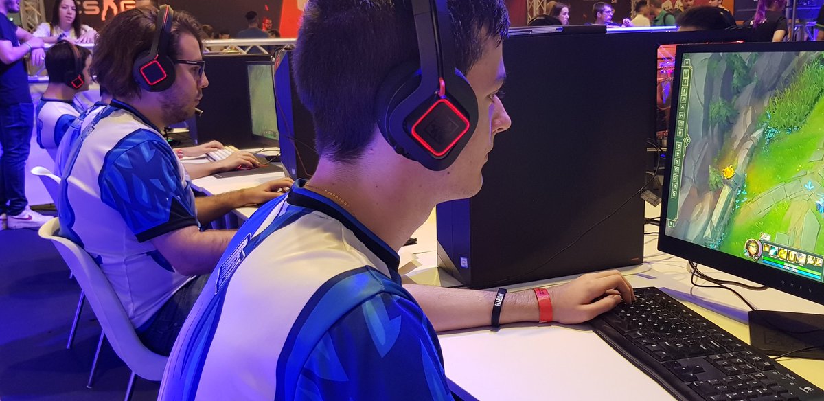 🌀Ronda 1 Victoria en 17 minutos avanzamos a la Ronda 2 en <a href="/Gamergy/">GAMERGY</a> #CircuitoTormenta  🌀

#Gamergy10 #GoDraKes