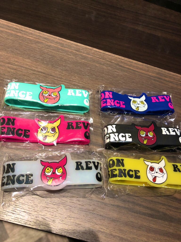 HAPEsocial_NFT's tweet photo. 【🔥オフィシャルグッズ通販🔥】

グッズの通信販売やってます❗️
新グッズや品切れだったものなど追加しました🤗
一部過去の商品などもこちらにありますので是非チェックしてみてください👍👍👍

https://t.co/RZX8M38Mq3 https://t.co/ub1ojNn5EA
