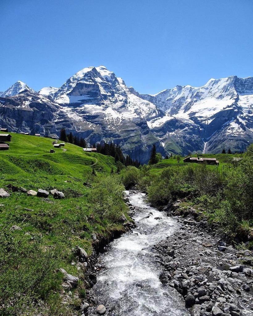 This fresh snow water will have a long journey to go until it finally flows into the sea one day🌊
#murren #schilthorn #summer #hiking #water #sea #mountainstream #swissalps #mountains #nature #switzerland #wanderlust #travel #landscape
📷 Instagram: jojojosiie
<a href="/JungfrauRegion/">Jungfrau Region</a>