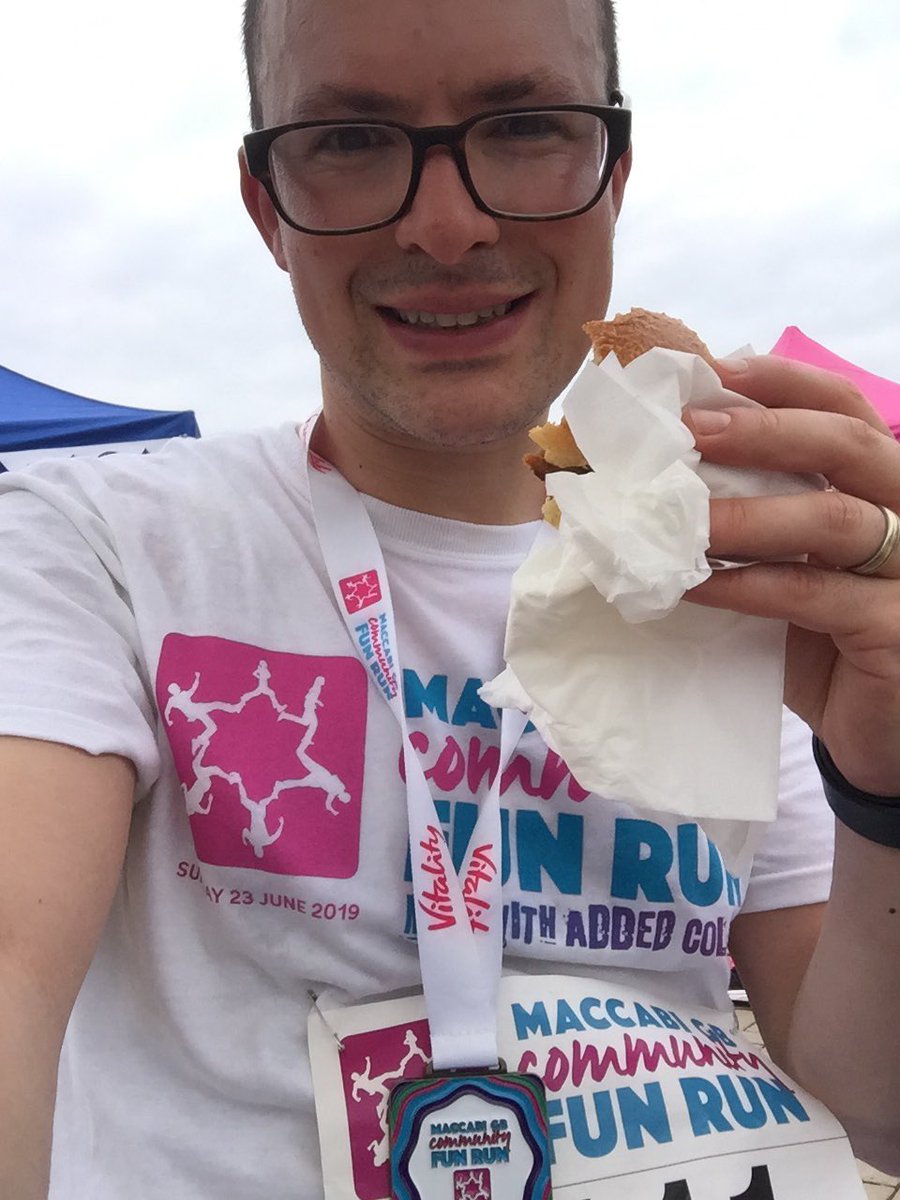 MondoSW's tweet photo. Treated myself to a post run burger after the @maccabigb #CommunityFunRun 10km race supporting @myisraelcharity . Time to digest before we 1km with the Mrs and two little ones. #FamilyDoesCharity https://t.co/ToC0Bmhhpe