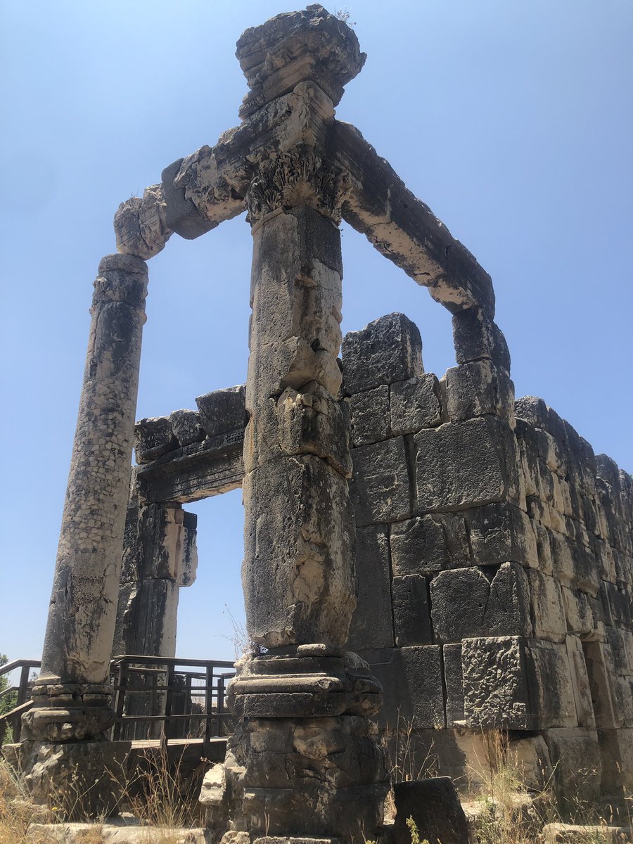 A_Beeeeeeer's tweet photo. Roman/Byzantine ruins &amp; Basilica.
The ancient village.
📍Shhim-Mount Lebanon. https://t.co/IM4WRWx572