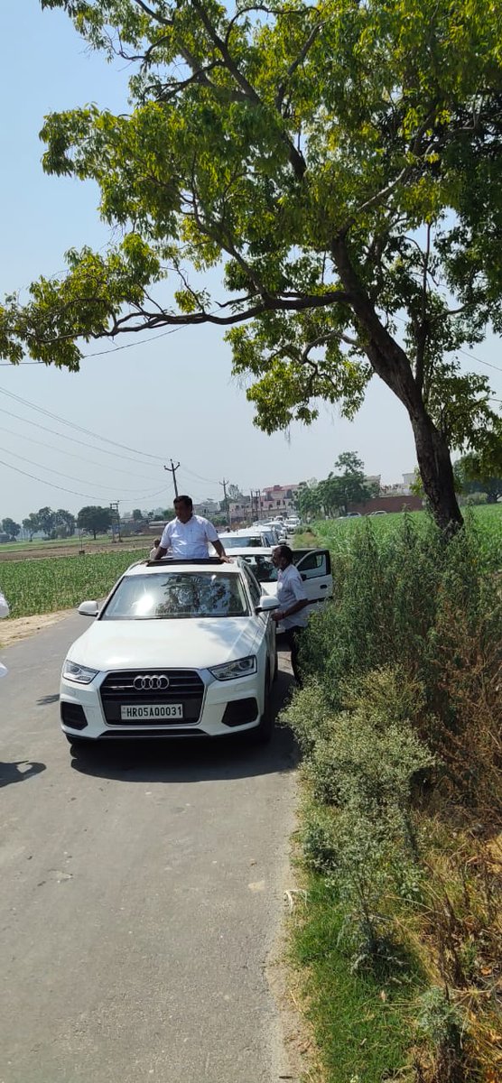 SumerKamboj3's tweet photo. कल मेरे गाँव से भारतीय जनता पार्टी ज्वाइन करने के लिए जाते हुए मै व मेरे सभी साथी गण https://t.co/mYpJyfj0hW