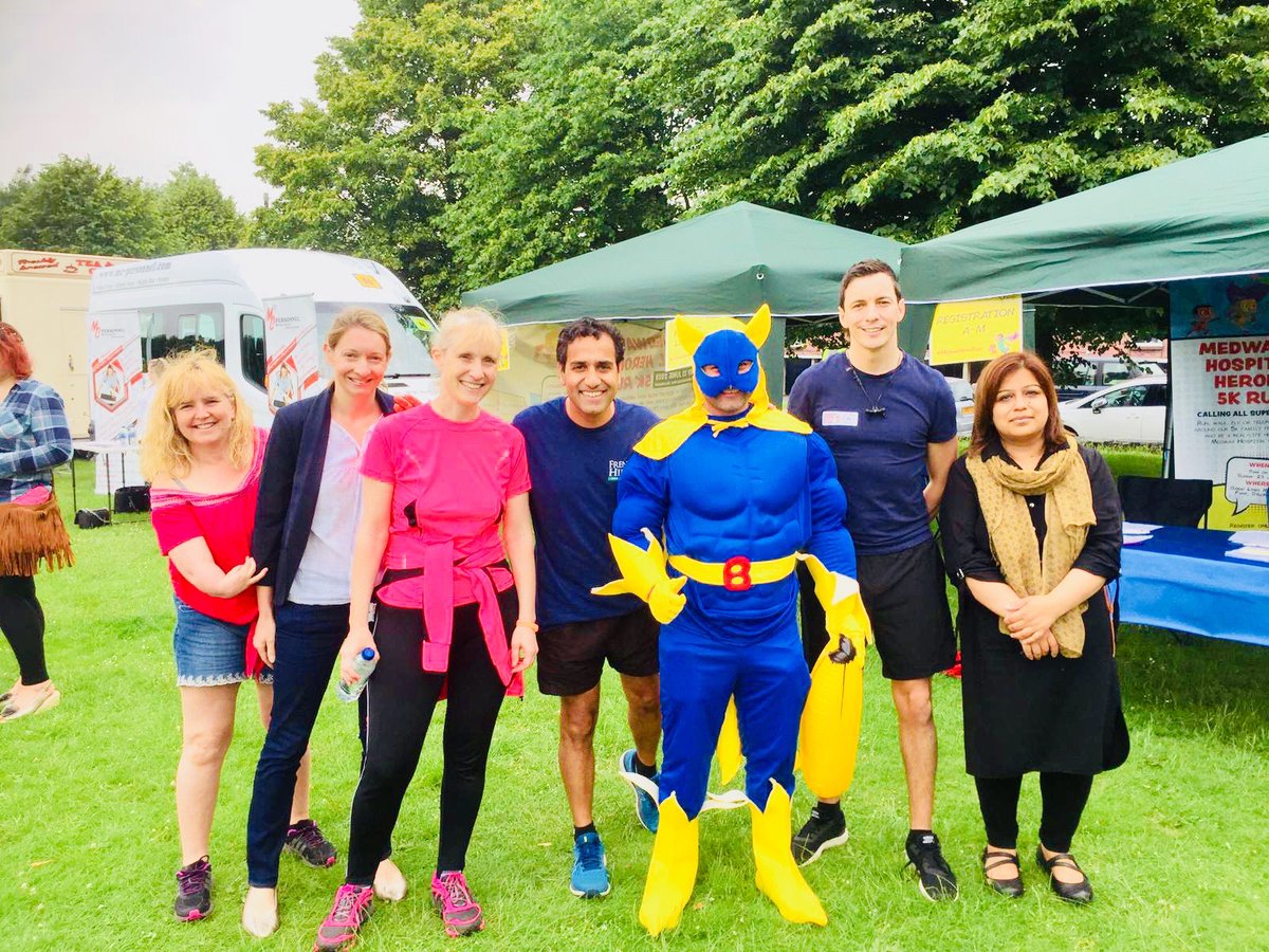 Rehman_Chishti's tweet photo. Great to drop in the brilliant @Medway_NHS_FT Medway Hospital’s Heroes 5k run along with Cllr Roger Barrett &amp; Cllr Nusrat Ahmed. Fantastic turn out to support a great cause.  Well done to all the organisers. Sadly no running for me today!👍 https://t.co/OQt3Y3V8CW