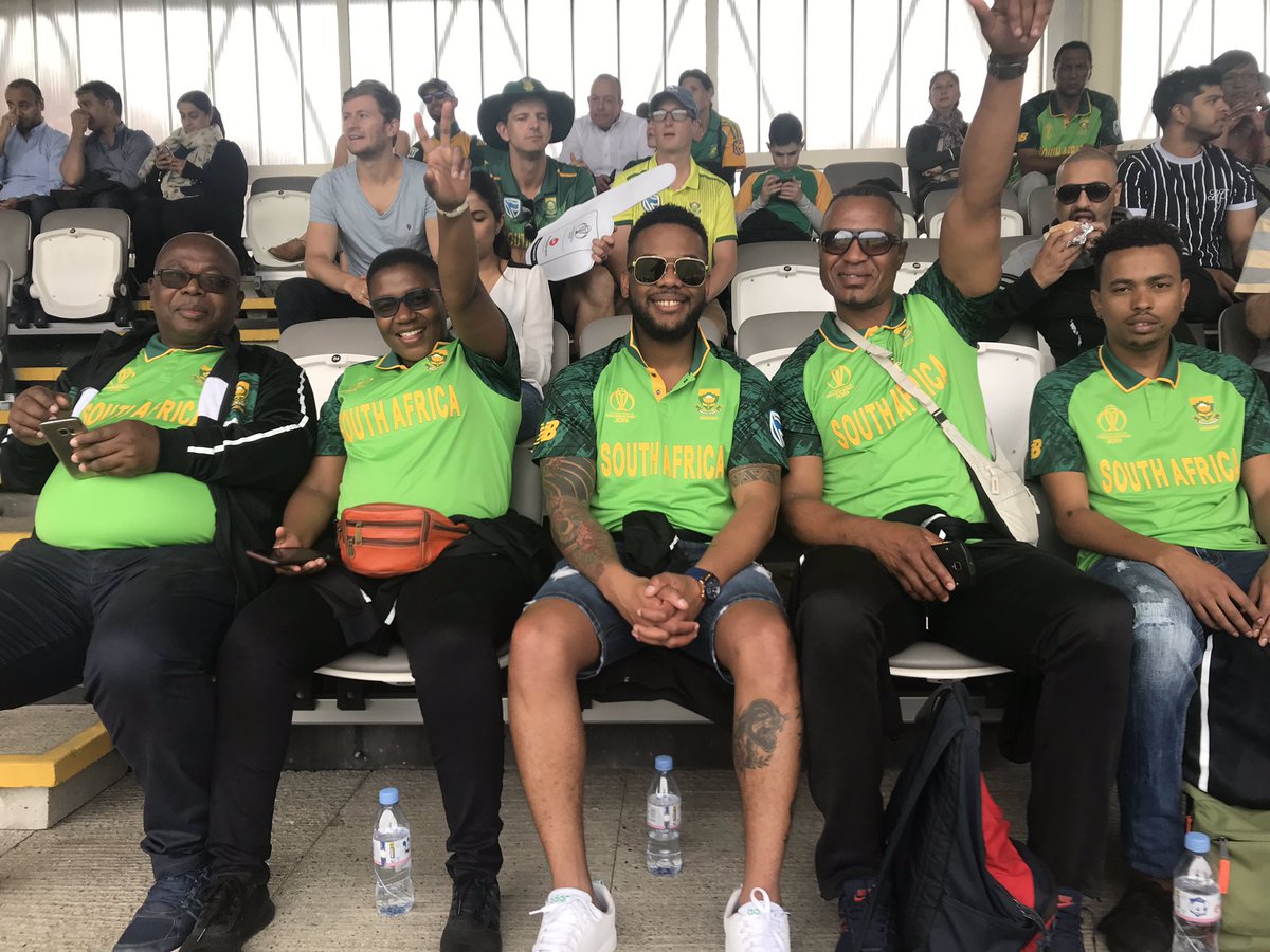 kenosmith01's tweet photo. Hoping to be the boys good luck charm today @StandardBankZA #ProtreaFire https://t.co/FAaEEMC005