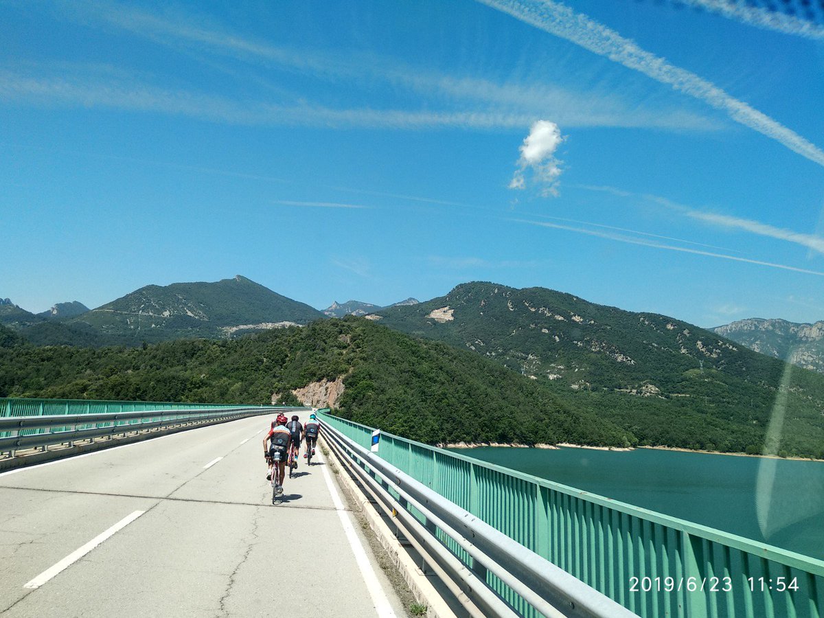 Això és un repte i els reptes tenen entrebancs, si voleu acompanyar la Flama en el seu darrer relleu, la nova hora d'arribada a Can Comas será prop de les 18 00 de la tarda.Prop de Sallent, no desfallirem i no fallarem als PRATENCS i PRATENQUES! #flamaelprat #elprat #elpratmola