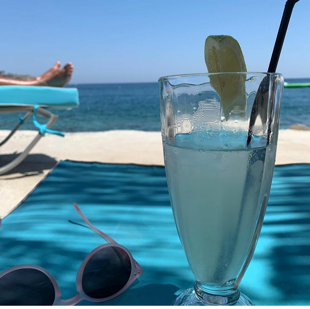 CapsisEliteRsrt's tweet photo. Cause a little bit of summer is what all the year about.
📸 by instagramer christine_kellylea 
#OutoftheBlueCapsis #Crete #Hotel https://t.co/7AzRyHUPx2