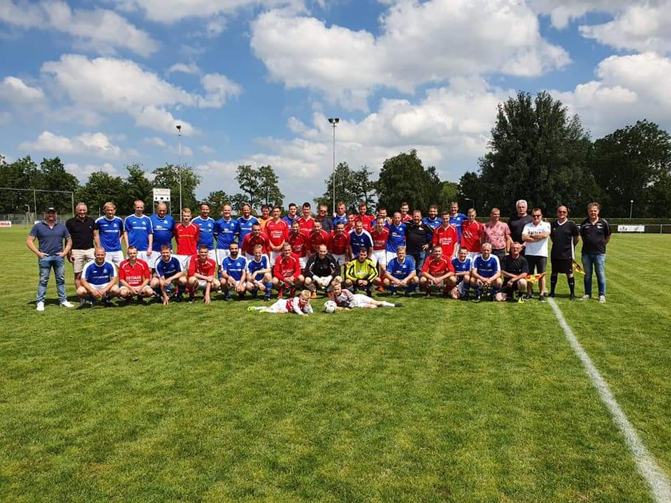 Gister was er een afscheidswedstrijd van onze doelman Johannes van der Meer. GSVV 1 tegen Oud-GSVV/Oud-<a href="/vvBuitenpost/">VV Buitenpost</a>. Door de promotie naar de 4e klasse en een knappe 3e plek bij het Allert Pol 5*5 toernooi, heeft Johannes een prachtig afscheid bij het eerste elftal gekregen!