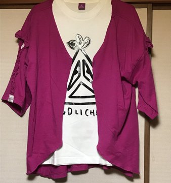4ページ目 Tシャツのリメイク術を一挙大公開 人気のフリンジや肩出しなどの作り方を紹介 ハンドメイド Sumica スミカ 毎日が素敵になるアイデアが見つかる オトナの女性ライフスタイル情報サイト