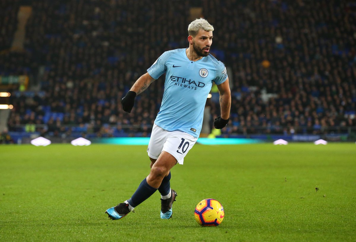 OfficialFPL's tweet photo. 2️⃣2️⃣9️⃣,5️⃣1️⃣4️⃣,3️⃣7️⃣7️⃣
The total number of transfers made last season by #FPL managers https://t.co/EsPsAPqTmH