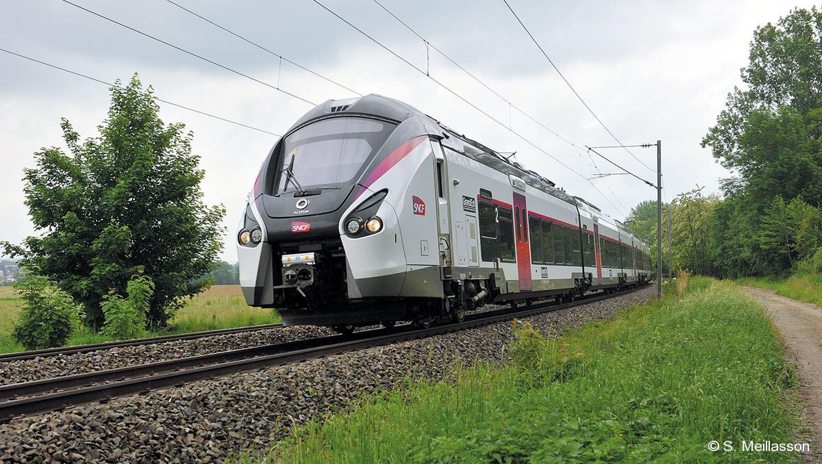 Pour les distances typiques de l’avion, le type de train qui le concurrence quand il n’y a pas de TGV ce sont les lignes Intercités (ex-Corail).