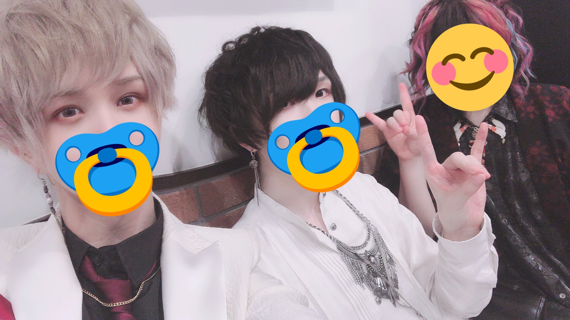 Uzivatel Luz ルス 6th Tour Faith Na Twitteru うらたんと天月すんとそらるさんとnqrseちゃんと 衣装はalice In N Y のイラストイメージで真っ白でした 皆にめっちゃイジられた