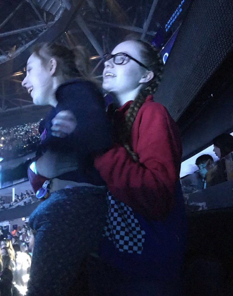 hannah_e20's tweet photo. You truly don’t understand the power of music until your niece who cannot speak says a thousand words with her smile❤️ @ShawnMendes #ShawnMendesTheTour #london #ShawnMendes #thankyou @MendesCrewInfo https://t.co/c1owjyE7hG