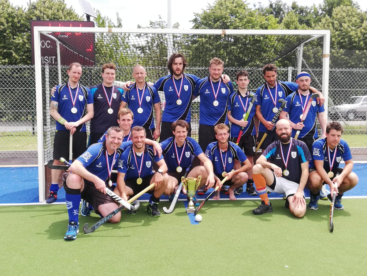 hscsm's tweet photo. Champion de France de nationale 3 !! Bravo les gars https://t.co/jRL1vJWdHv