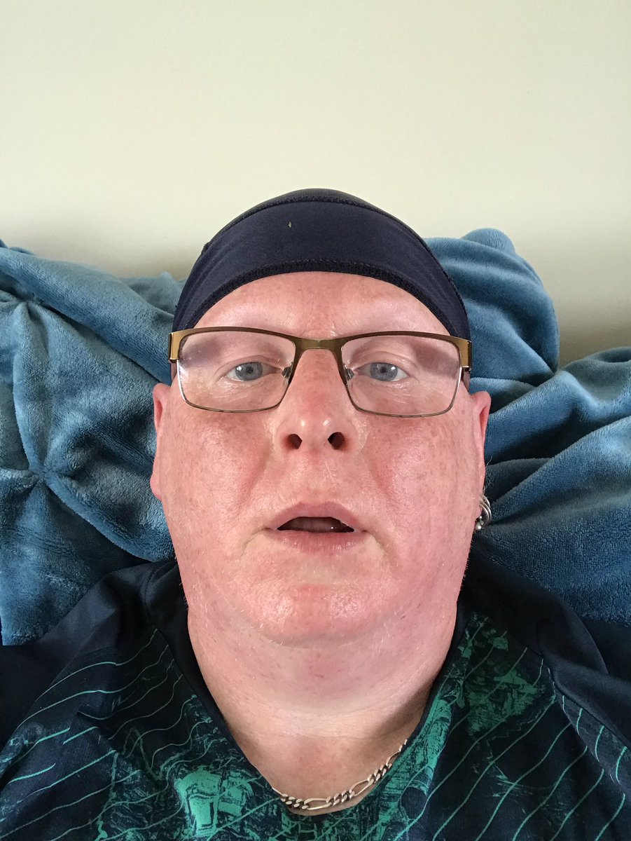 Heres__Johnnie's tweet image. It’s too damn hot to be working in the garden #needsbeer