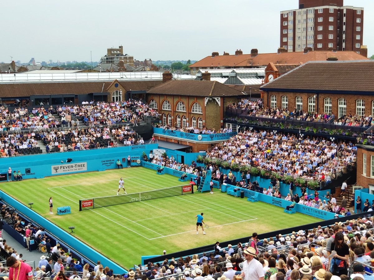 I'm at Queen's Club in Fulham swarmapp.com/c/dW2RFehD83D