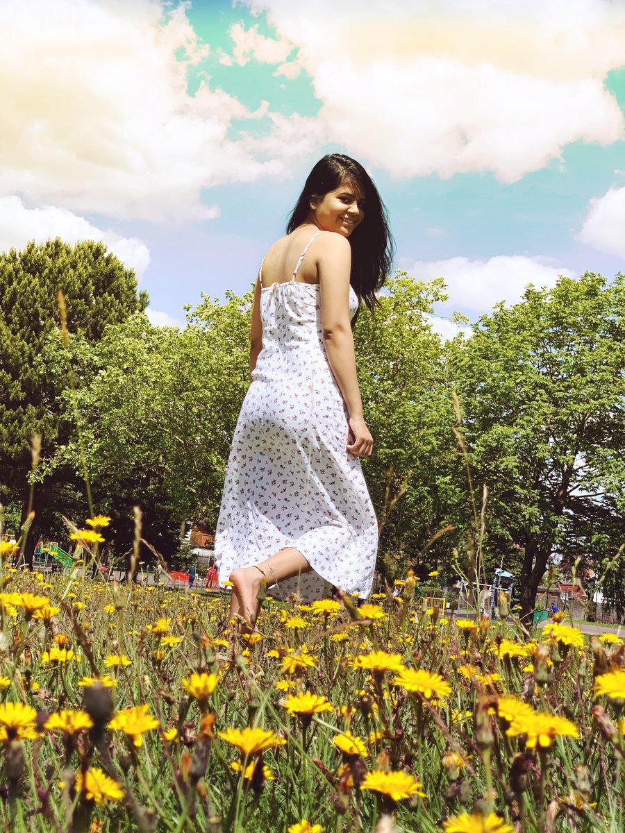 Deepika_Ssingh's tweet photo. What sunshine is to flowers, smiles are to #humanity
.
.
.
.
#sunnyweekend #barefootwalk #scenic #smiles #sunkissed #happy #goodhairday
PC : @jalaj_shrivastava https://t.co/jdGqOT3otp