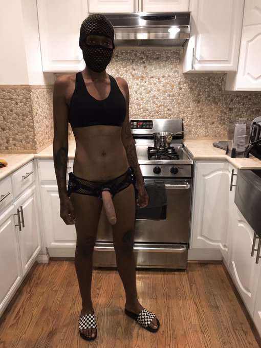 Big Dick energy https://t.co/jQpwNBbkl2<a href="/tag/tittietuesday"class="tags"><span>#tittietuesday</span></a>