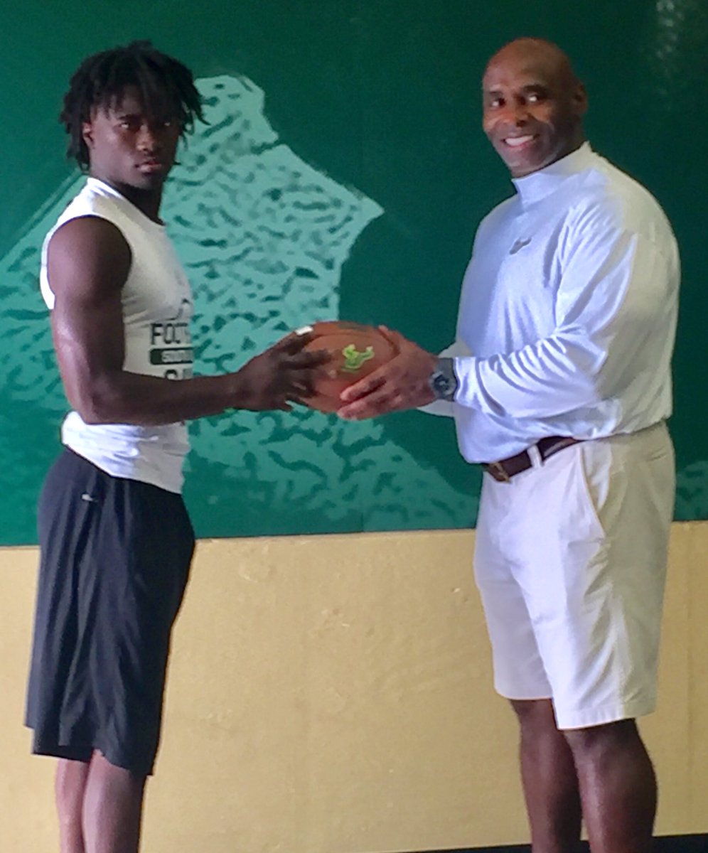 JavantaeB's tweet photo. I had a good time yesterday at my first college camp experience and i learned a lot 🙏🏾🕊 @USouthFlorida @CoachStrong_USF https://t.co/EanVCZjg6M