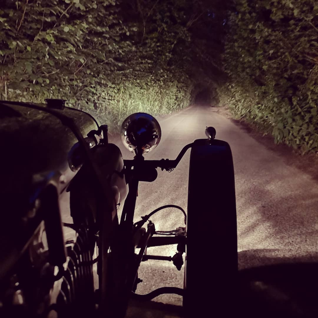 #NewForest roads at night in a vintage car #classiccar #vintagecar #vscc