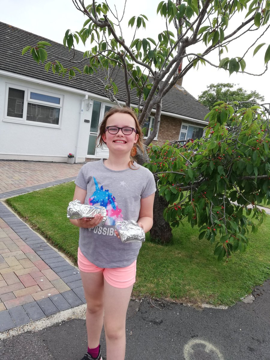 birdcagebarn's tweet photo. @SidleshamSchool No 17.... Evie made home made marshmallows and delivered them to our neighbours #sidlesham101 https://t.co/hZFxqgr4X9