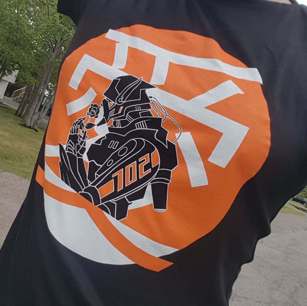 JasonfromTB's tweet image. Just out for a stroll with Adrianna in my new tee we got from @MyGeekBox. This design is awesome. #MyGeekBox #subscriptionbox #geek