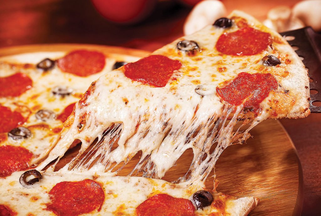 flcourier's tweet image. Study tells why you shouldn’t buy a small pizza is.gd/Nc83iZ

Think again before you order a #smallpizza. The folks at Groupon analyzed data from 230 plain, specialty (think meat lover’s and Hawaiian)
#pizza #Pizzaprices,