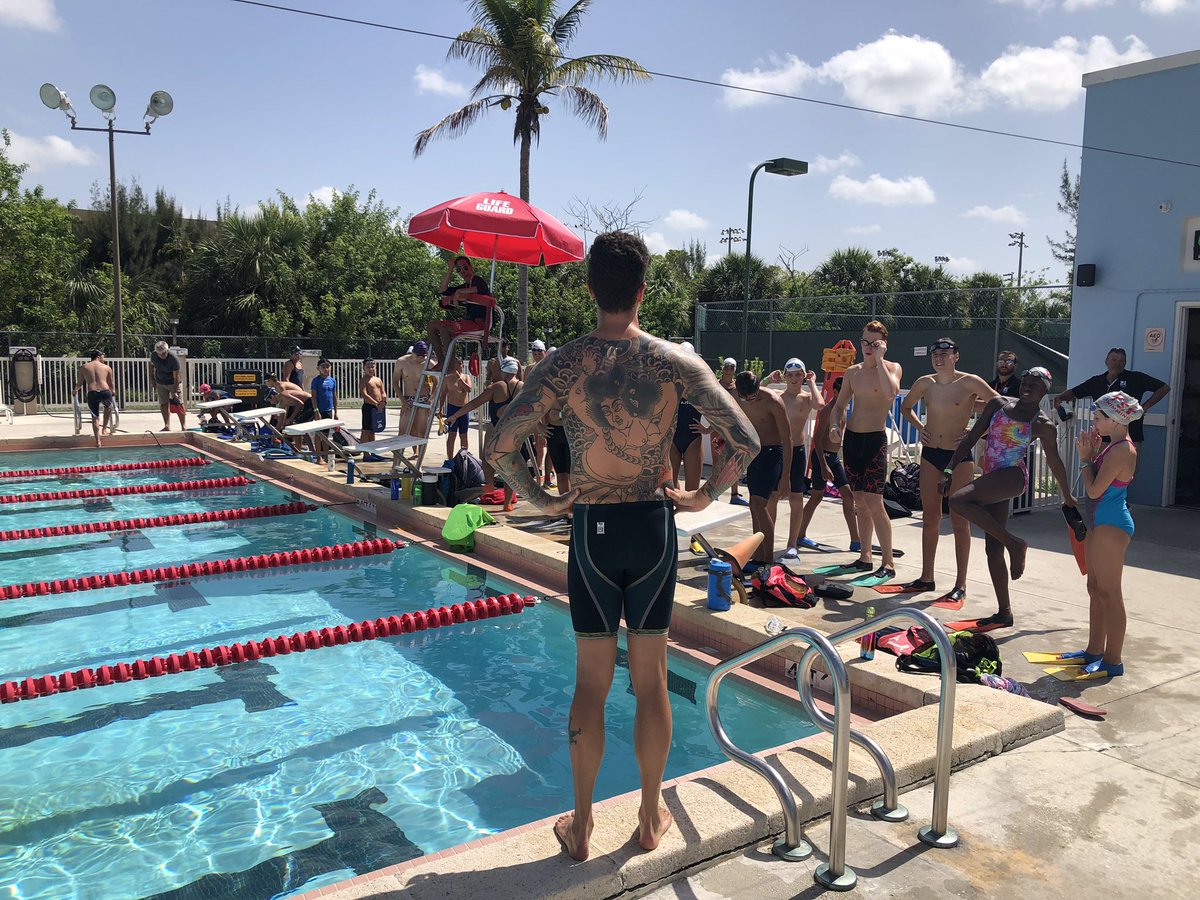 What an absolutely amazing day in the water learning from the one and only @anthonyervin! 😎🥇💦
#olympicswimmer #swimclinic #alperjswimclub #beattheheat #alperjcc #swimming #swimlife #swimtraining #olympian #olympicswimming #swimteam
#goldmedalist #thankyou #anthonyervin🇺🇸