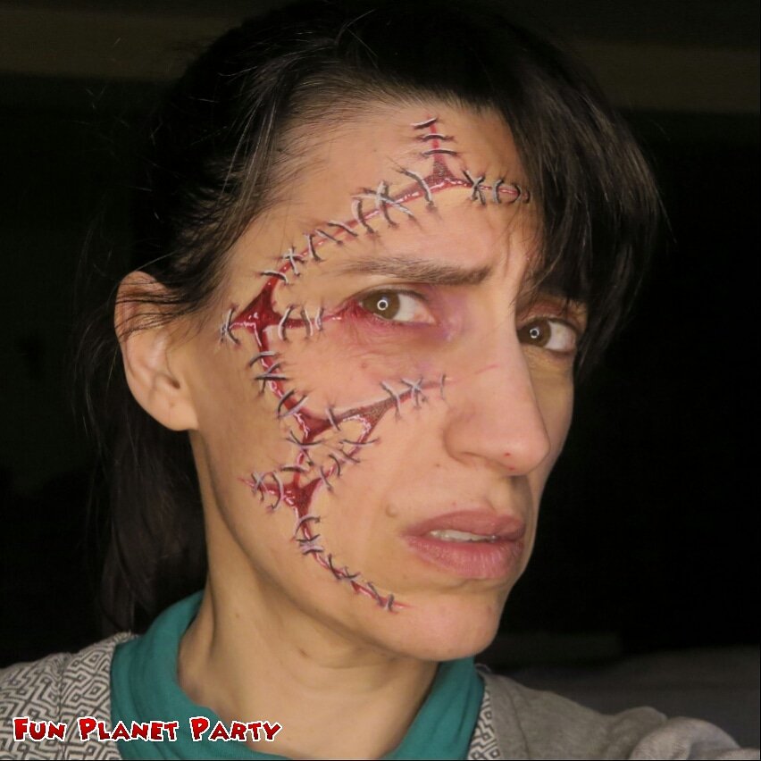 FunPlanetParty's tweet photo. Sí, esto duele...
Oh yes, this hurts😅😜
Learn how to paint realistic sewn skin at the #internationalfacepaintingschool
😊
 #facebodyart #intfps #stitches #pintacaras #pintacaritas #facepainting #realisticdesign #pintacarasbcn #barcelona #penedes #subirats #funplanetparty https://t.co/nxTxkpJlwy