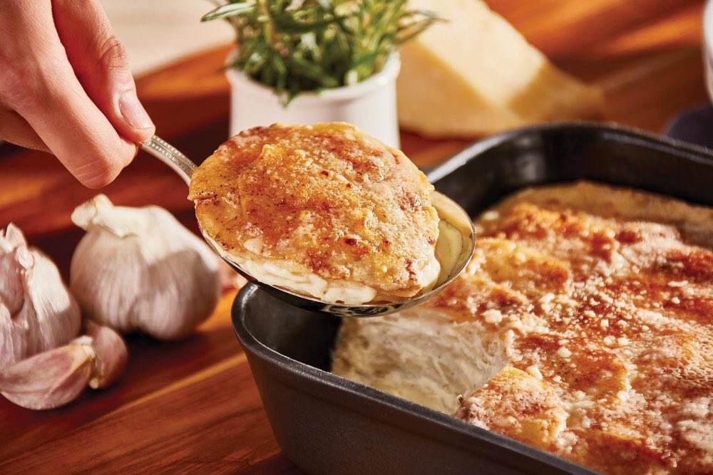 gzchef's tweet image. Today is the day! Tune in to @qvc at 12:00 EST to bring my collection to your own kitchen. Don’t miss your chance to grab my Safe Slice Mandoline, Cast Iron Baker, Dual Sided Griddle and brand new Fresh Day Boat Scallops. Comment your favorite product! #ProForHome