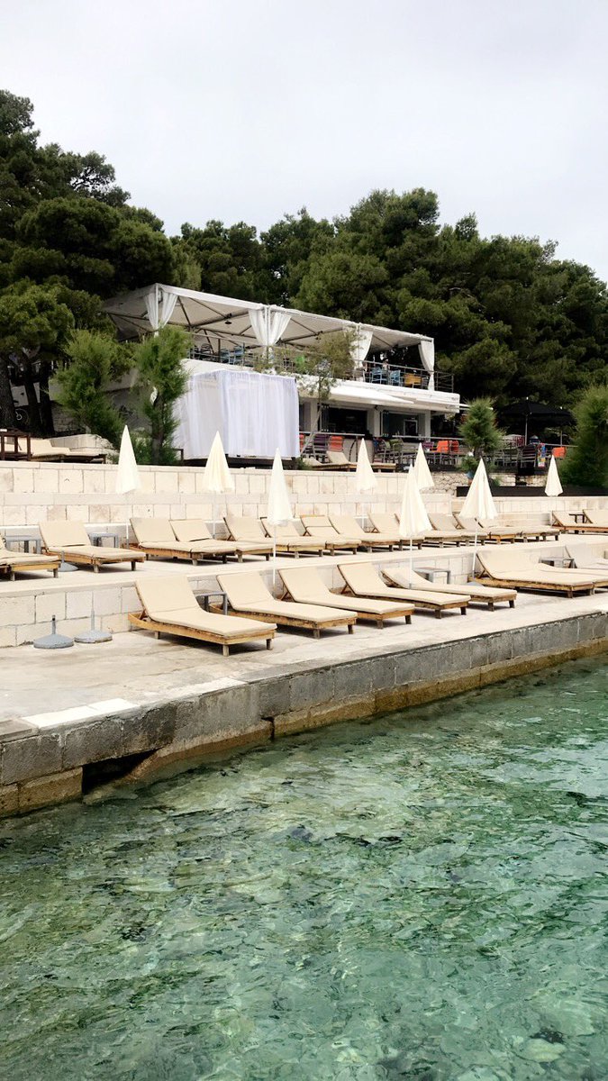 .scott thomas. tweet media