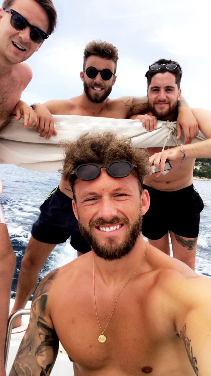 .scott thomas. tweet media