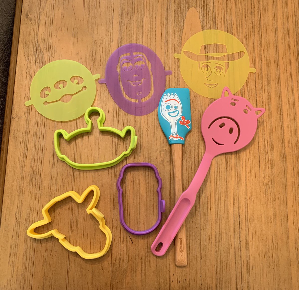 The Disney Nerds Podcast (@thedisneynerds) on Twitter photo Check out these awesome Toy Story 4 pancake molds & stencils! Also can’t forget the cute Forky scrapper & Hamm spatula! Only available from <a href="/pamperedchef/">Pampered Chef</a> #toystory4 #disneyfood Check out these awesome Toy Story 4 pancake molds & stencils! Also can’t forget the cute Forky scrapper & Hamm spatula! Only available from <a href="/pamperedchef/">Pampered Chef</a> #toystory4 #disneyfood