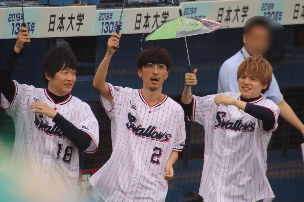 さちこ Auf Twitter 東京音頭が1番可愛い 笑 内田雄馬 逢坂良太 櫻井孝宏 ダイヤのa 神宮 ヤクルト スワローズ