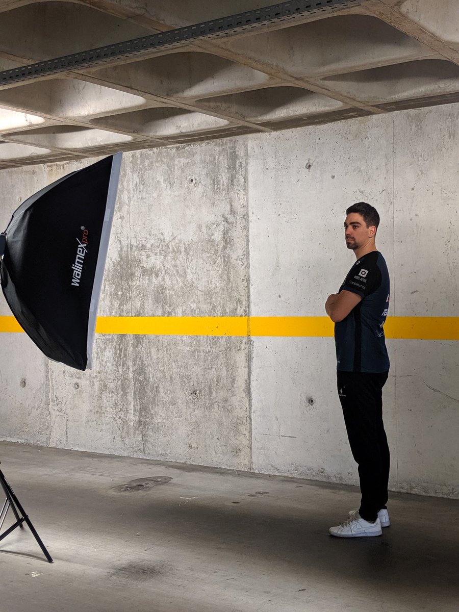 WGR_LPCS's tweet photo. Os @Offset_Esports já chegaram ao Media Day!
@zlynx0 

#LPCS19 https://t.co/YzsVu4cE2c