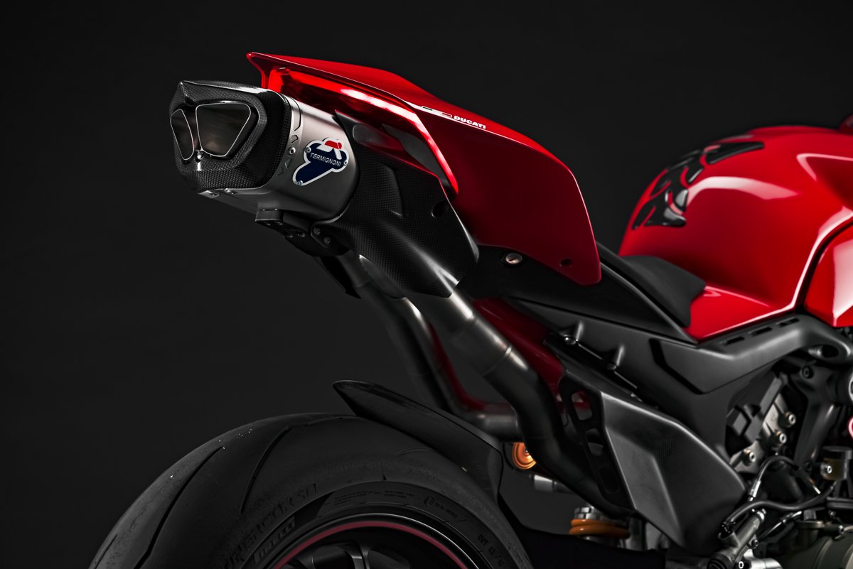 Termignoni_spa's tweet photo. The exclusive Kit Racing #4USCITE is the most complete pack for your Ducati Panigale V4. The Kit includes #UpMap and the dedicated mapping that will make you get the maximum performance from your bike!
Find out more at https://t.co/cWi2v25hxr https://t.co/rUU70ZFjLt